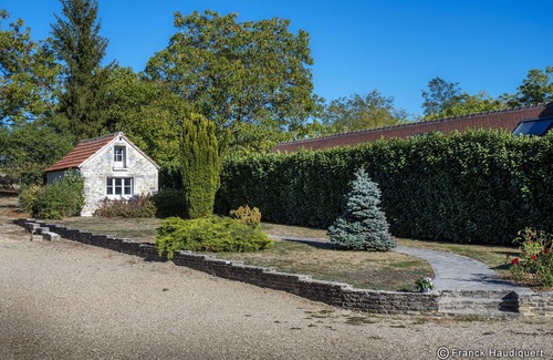 Chatillon-sur-Cher Cottage | Les Paccots-5 étoiles-Gîte-Family-Ensuite with Bath-Courtyard view