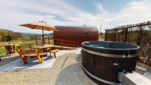 Llandysul Apartment | Let's Glamp Retro - Beatles