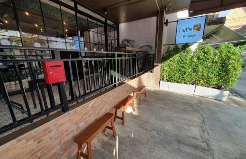 Wat Sam Phraya Hotel | Let's Zzz Bangkok