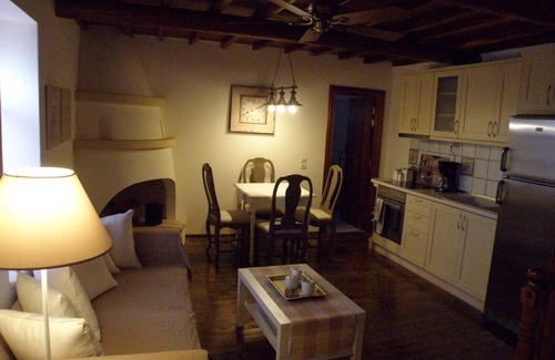 Alonissos House | Let Yourself Escape At Ikia's Traditional Houses
