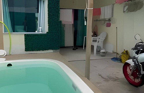 Subae House | Leve Toda Família Para Essa Residência Aconchegante com Piscina