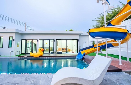 Bang Sare Villa | Level Flow pool villa Pattaya