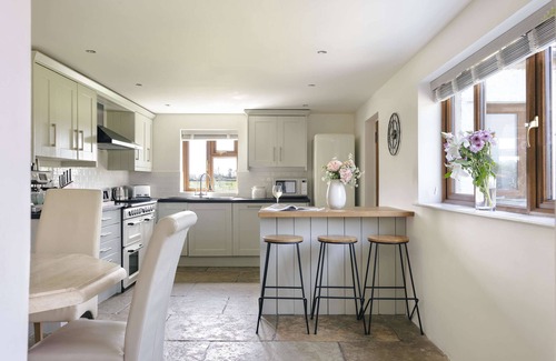 Meathop House | Levens Farmstead Rural Retreat with Hot Tub