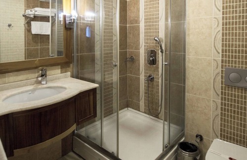 Mezetli Hotel | LİVA HOTEL MERSİN