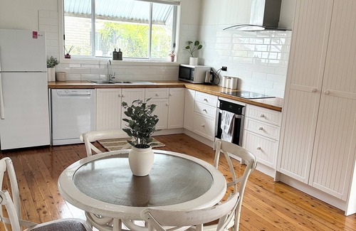 Inverell Cottage | Liberty on Brae, the perfect little cottage stay.