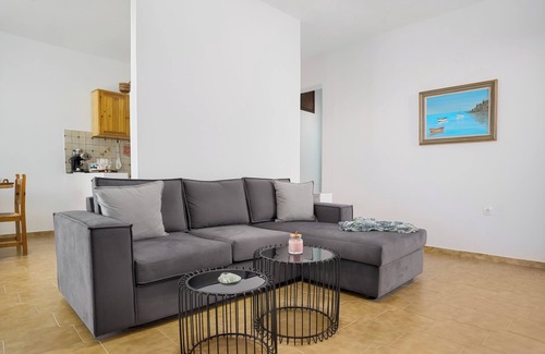 Vizari House | Libyan Horizon Seaview