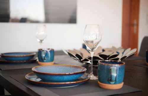 Kernstadt Apartment | Lichtdurchflutende Wohnoase-Stilvoll-ruhig-Parkplatz-Self Check-Langzeit-5 Personen