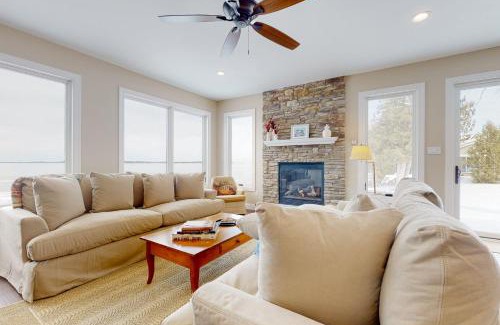 Malletts Bay House | Life on the Lake