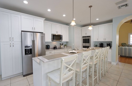 Captiva House | Light and Bright in the Heart of The Village! Events Welcome!
