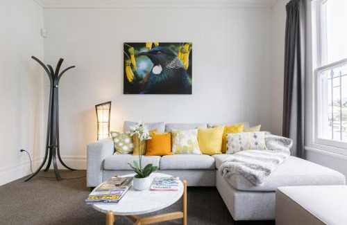 Freemans Bay Apartment | Light-filled Renovated Villa Walk to Ponsonby Road