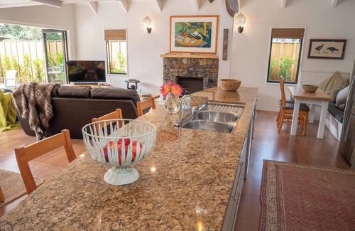 Coopers Beach House | LIGHTHOUSE