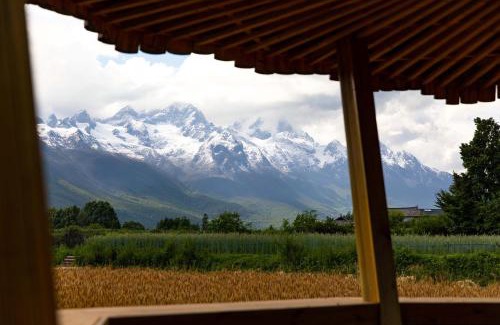 Baisha Old Town Hotel | LiJiang Mountain Spring Resort