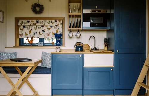 Bottesford Cabin | Lillie's Shepherd's Lodge Retreat & Wellness