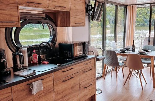 Polich Boat Rental | Lilly das Hausboot