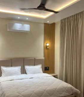 Ropar Hotel | Lillys Motel