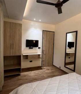 Ropar Hotel | Lillys Motel