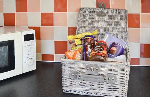 Irstead House | Lily Broad Cottage