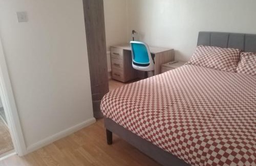 Thamesmead East House | Lily's Home