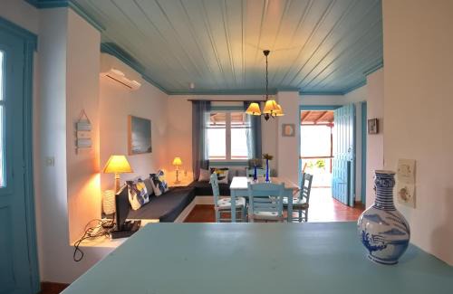 Isomata House | Limani Cottage