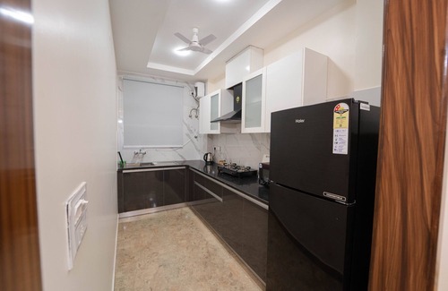 DLF Phase 5 Apartment | Lime Tree 2 Bhk Apartment Golf Course