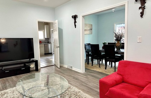 North Chicago House | Lincoln Ave Home By Naval Base!