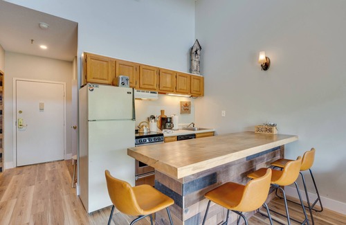 Lincoln Apartment | Lincoln Condo w/Resort Amenities & Mountain Views