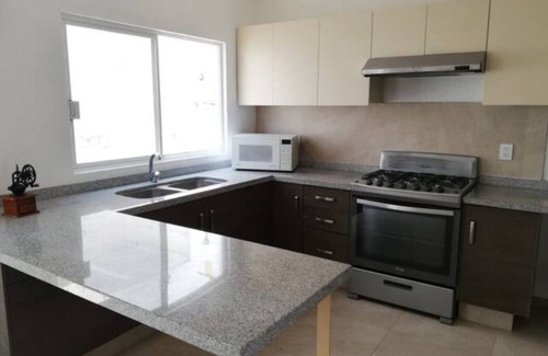 Queretaro House | Linda casa excelente ubicación, seguridad 24/7