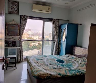 Santacruz West Apartment | Linking Road Market : 3bhk apt