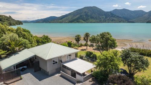 Mahau Sound House | Linkwater Wonder - Marlborough Holiday Home
