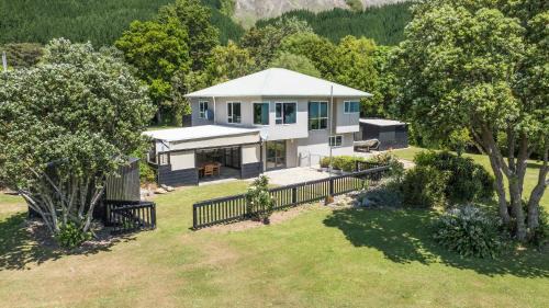 Mahau Sound House | Linkwater Wonder - Marlborough Holiday Home