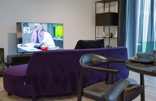 Lubbecke Apartment | Lio Suite Deluxe Apartment Küche Terrasse Parken Netflix