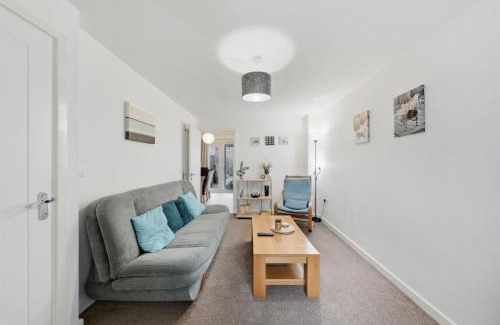 Coventry Apartment | Lisa's 2 bedroom house near Coventry