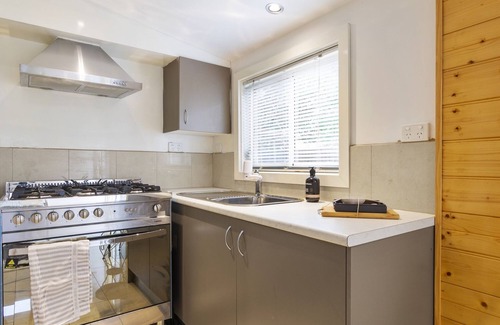 Yarraville House | LITTLE ABODE ON ADENEY FREE WIFI PET FRIENDLY