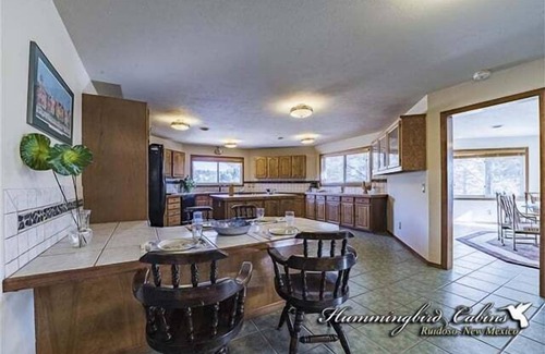 Alto House | Little Bear Lodge: 'Big Lodge filling little shoes' With hot tub. Pet Friendly.