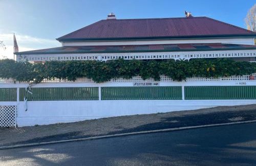 Smithton Apartment | Little bird