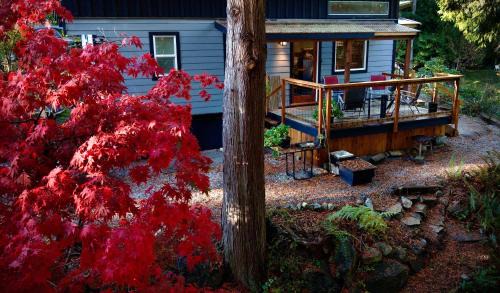 Sunshine Coast House | Little Cabin in Middlepoint