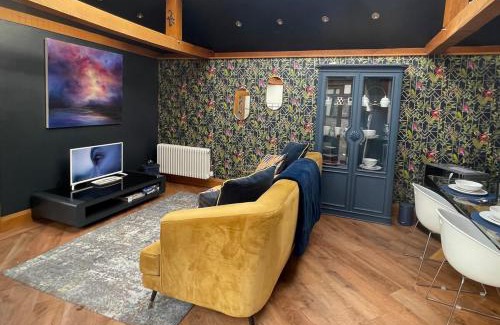 Pitchcombe Apartment | Little Monks Suite