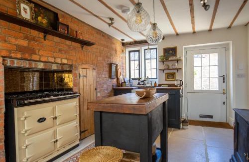 Chipping Norton House | Little Oakley Cottage