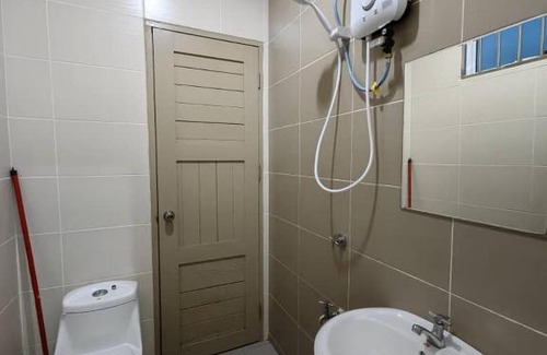 Bintulu House | Little Orange Homestay