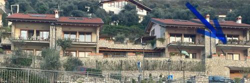 Magugnago Apartment | Live la Dolce Vita! Your Lake Garda deluxe getaway