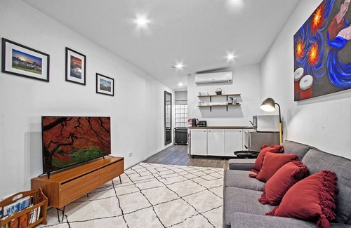 Paddington Apartment | Live Life TO THE Full