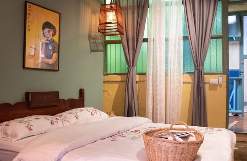 Pom Prap House | Live Local