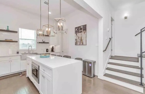 Shady Acres House | Live Social in the Houston Heights