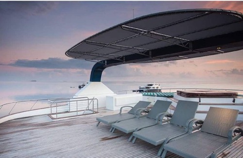 Vaavu Atoll House | Liveaboard exclusive yacht