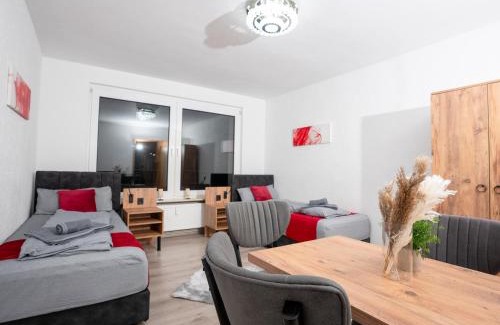 Marxloh Apartment | Livemore24 - Apartment 3 in Duisburg WLAN - Smart-TV - 24-7 Check-in und Küche