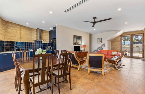 Goolwa North House | Liverpool Rd Goolwa - Waterfront - Luxury - Wi-Fi