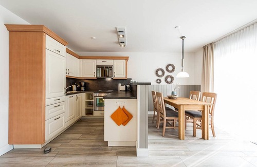 Busum Apartment | Living under thatch - vacation apartment for 4 people