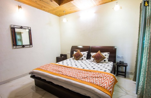Naukuchiyatal Resort | LivingStone Lake View Resort Premium Room