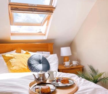 Listowel House | Lizzys Little Kitchen Town Accommodation