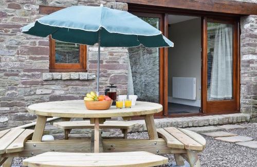 Talgarth House | Llaethdy-Milkhouse